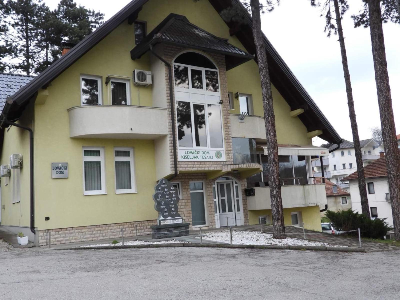 Restoran&Motel And Apartmants Lovacka Prica Tesanj Экстерьер фото