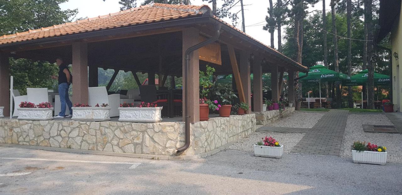 Restoran&Motel And Apartmants Lovacka Prica Tesanj Экстерьер фото